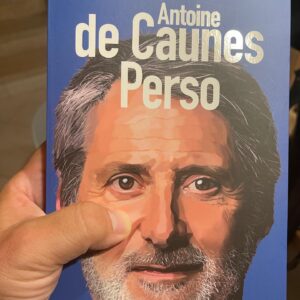 Alexandre Astier Instagram - Je pensais être peinard avec de Caunes en vacances… paf ! Son bouquin dans la boîte aux lettres.