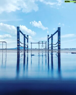 Alexandre Brasseur Instagram - И O I X Ǝ ⅃ ᖷ Ǝ Я