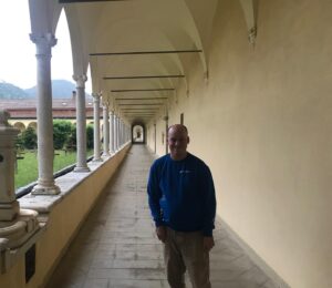 Alexandre Jollien Instagram - Bien arrivé en Toscane pour une retraite avec maître Eckhart et son cher traducteur Laurent Jouvet. 

Descendre, toujours descendre vers la paix et la grande confiance. 

Amitié et reconnaissance à toutes et à tous.