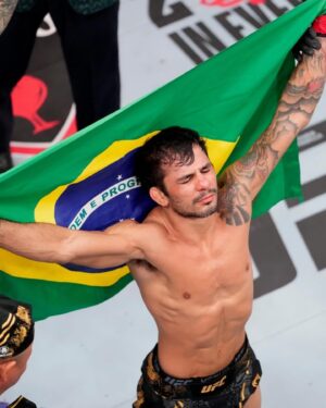 Alexandre Pantoja Instagram - Doa a quem doer. 

#ufc301 #arraialdocabo #riodejaneiro #brasil
