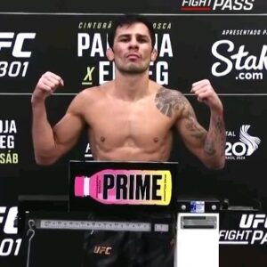 Alexandre Pantoja Instagram - 🇧🇷: 56,7 kg. Vamos por mais
🇺🇲: 125 lb. Let's go for more