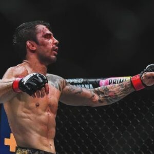 Alexandre Pantoja Instagram - 🇧🇷: Suando sangue, degustando vitórias 
🇺🇲: Sweting blood, tasting victories