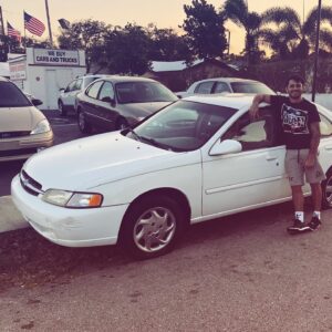 Alexandre Pantoja Instagram - Happy 4th of July.🇺🇸❤️🙌 Why? Because this country makes everything happen in my life. When I arrived here I had never driven, I never had a car, I never thought about it because I never had the money to even get a driver’s license. And in this photo I’m so happy, me and my first car of my life at 28 years old. Altima 1999. Cost $2,990
Thank you, great America, make my dream come true, you made my family prosper.