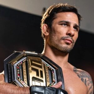 Alexandre Pantoja Instagram - 🇧🇷: Hoje comemoro 34 anos e sei que estou na melhor fase da minha vida.

Campeão do maior evento de MMA do planeta e vivendo em um lugar que eu amo ao lado da minha família.

O caminho nunca foi fácil. As batalhas são diárias. Mas um verdadeiro guerreiro não perde o foco e sabe exatamente onde quer chegar.

Minha missão agora é manter o cinturão do UFC. Trabalho todos os dias para alcançar esta meta. E o meu maior presente será ter o braço erguido no dia 4 de maio, em casa, no Rio de Janeiro.

Obrigado a todos os que sempre me apoiaram. Vamos pra cima! 👊

🇺🇲: Today I celebrate 34 years and I know that I am in the best moment of my life. Champion of the biggest MMA event on the planet and living in a place that I love with my family. 
The path has never been easy. The battles are daily. But a true warrior doesn't lose focus and knows exactly where he wants to go. 
My mission now is to keep the UFC belt. I work every day to achieve this goal. And my greatest gift will be having my hand raised on May 4th, at home, in Rio de Janeiro. 

Thank you to everyone who has always supported me. Let's go up! 👊