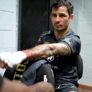 Alexandre Pantoja Instagram - 🇧🇷: Na preparação ⌛️
🇺🇲: Preparation ⌛️

#ufc301 #pantoja