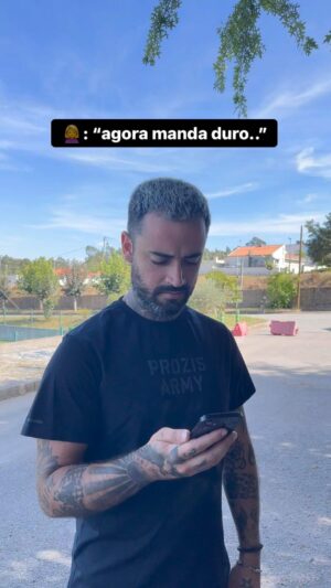 Alexandre Santos Instagram - Já tava duro 🥲