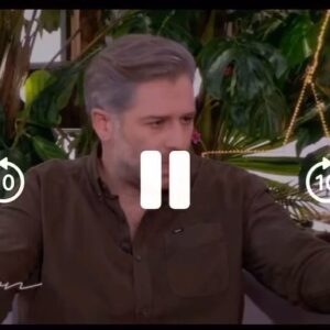 Alexandros Bourdoumis Instagram - Η κουβέντα που κάναμε με την @elenimenegaki για τη παράσταση μας!

Το θρυλικό μιούζικαλ που έχει συγκινήσει και ενθουσιάσει εκατομμύρια θεατών σε ολόκληρο τον κόσμο, «Ο Τσάρλι και το Εργοστάσιο Σοκολάτας», έρχεται για πρώτη φορά στην Ελλάδα, σε έναν νέο χώρο για το θέατρο.

Ο ιστορικός κινηματογράφος «Embassy» έγινε θέατρο

Ο ιστορικός κινηματογράφος «Embassy», στο Κολωνάκι, επαναλειτουργεί, από τις επιχειρήσεις «Embassy Παραγωγές Πολιτισμού», ως χώρος πολιτισμού και επανατοποθετείται στον πολιτιστικό χάρτη της πρωτεύουσας, ως ένα υπερσύγχρονο θέατρο. Το @embassytheater » ανοίγει τις πόρτες του με μία μαγική παράσταση για όλη την οικογένεια «Ο Τσάρλι και το Εργοστάσιο  Σοκολάτας»

Η μαγεία και η ατμόσφαιρα του μυθικού εργοστασίου «ζωντανεύει» σε μια μοναδική υπερπαραγωγή με απόδοση στίχων από τον @valarisgeorge και την @fayesoukou , σκηνικά από την Άννα Βεσκούκη, κοστούμια από την Παναγιώτα Κοκορού, μουσική διεύθυνση από τον @eliaskaloudis , χορογραφία από τον @marcusgiakoumoglou , φωτισμούς από την Κατερίνα Μαραγκουδάκη και ένα επιτελείο ταλαντούχων συνεργατών, καθώς και έναν 30μελή θίασο με τον @abourdoumis στο ρόλο του Γουίλι Γουόνκα, τον μικρό @spyrosntougiasofficial στο ρόλο του Τσάρλι, τον Πέτρο Ξεκούκη στο ρόλο του Παππού Τζo και ζωντανή ορχήστρα.

Βασισμένο στο μυθιστόρημα του Roald Dahl, το μιούζικαλ “Charlie and the Chocolate Factory” συνδυάζει την πρωτότυπη μουσική σύνθεση του Marc Shaiman με στίχους των Marc Shaiman & Scott Wittman.

Ο @valarisgeorge , δημιουργός καλλιτεχνικών και εμπορικών επιτυχιών υπογράφει την απόδοση και σκηνοθεσία της παράστασης που θα ανέβει στην επιβλητική σκηνή του «EMBASSY Theater».

#actorslife #theatre #almostpremiere #charlieandthechocolatefactory @double.outfitters @igieco.gr @shooz_greece