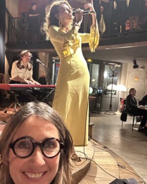 Alexia Laroche-Joubert Instagram - Avec @auréliesaada au dîner @soeursjumelles