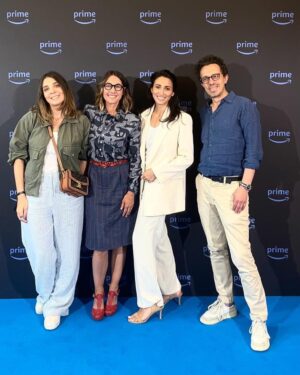Alexia Laroche-Joubert Instagram - On est Trop fièrs avec @fredericlussato d’être réunis avec nos coproductrices @georgia.p27 et @levycla pour l’annonce par @primevideofr de la série sur les coulisses de #loftstory @screen.line.productions @27tribe