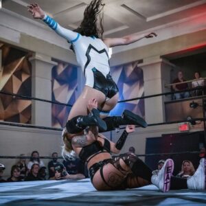 Alexia Nicole Instagram - She is beauty and she is grace
She will knee you in the face 💥

📸: @weissshotme