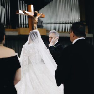 Alexis Ayala Instagram - 3 / Noviembre /  2023
Y entonces llega EL DÍA MÁS BONITO que puedas vivir 👰🏻‍♀️🤵🏼
Nos elegimos llenos de amor, de esperanza, llenos de fé y con la bendición de Dios y la Virgen!!! 
Esto es sólo el comienzo @alexisayala 🙏🏻🤍

#MR&BEAUTY