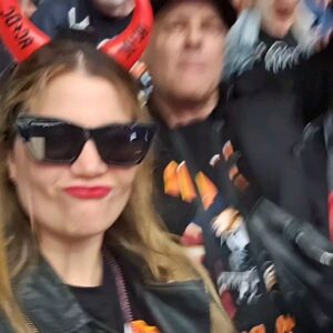 Alexis Ayala Instagram - ACDC 🙌🏻🔥🇬🇧✨️
El mejor regalo que le pude dar al MR @alexisayala 🖤 y a mi también! 
Hace unos meses me mando una foto de la gira de ACDC y me puso: -Mira, ya nunca los vi.... (es la última gira de ellos) 
Perooooo No contaba con mi astucia y PUM lo sorprendí con los boletos, reservas, all inclusive, para que no hubiera ningún no puedo.✈️
TE AMO! 
FÉLIZ CUMPLEAÑOS MUY ADELANTADO!!

#acdc #wembley #london