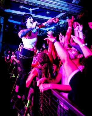 Alexis Krauss Instagram - this time last year 🥹

oh sweet sweet summer tour. so darn grateful to all the humans who showed up to dance and sing with us. covid messed up a few dates but overall it was an absolute blast.

can’t wait to do it again 💖

@sleighbells 
@n3ptunemusic 
@rsty.stve 
@katersteinberg 
@jharisyokley 
@rebelofnyc 
@the.waffle 
@patrickontour 
@joshberl 
@eu1ogy_ 

photo 1 @chris_vultaggio
photo 3 @frankmesinaphotography
