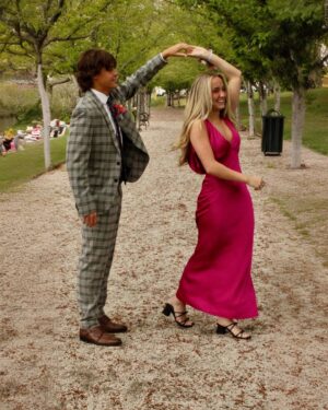 Alexus Oladi Instagram - prom with the funnest date! 🥳😋