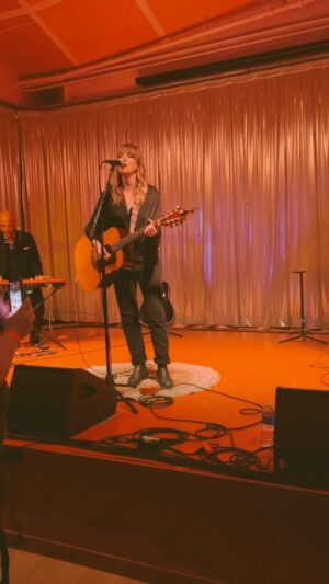 Alexz Johnson Instagram - Live in Austin tonight @meridianbuda ✨ with support from @zachjonestunes ✨