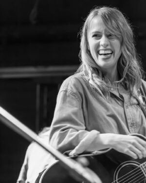 Alexz Johnson Instagram - 5 shows coming up, in a row!
See you tonight @theeastroom Nashville, TN! Sharing the stage with @oliverpigottmusic and @carsonhhill 🕊️ with special guest @valleydrive 🕊️ 

Tickets at alexzjohnson.com 

📸 @samanthaponzillo