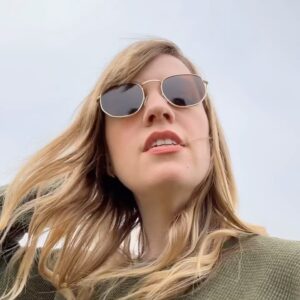 Alexz Johnson Instagram - La de da 🎶