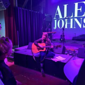 Alexz Johnson Instagram - La de da 🎶