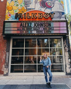 Alexz Johnson Instagram - Look, Ma! I'm a "tar!" ⭐️ Happy birthday, Mom. Wish you were here tonight. x