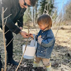 Alexz Johnson Instagram - We're counting every blessing this Easter ✨
