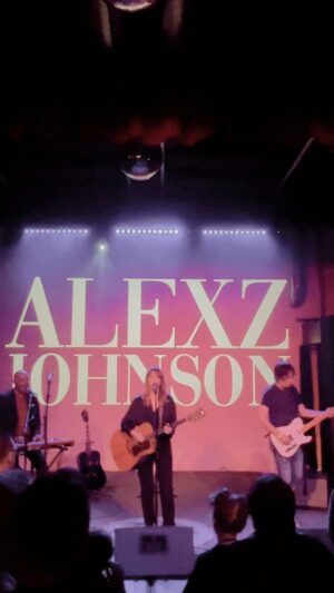 Alexz Johnson Instagram - Iowa.. brought out some oldies for Buddy! Tomorrow, Kansas City!!! Tickets at alexzjohnson.com/tickets 🕊️