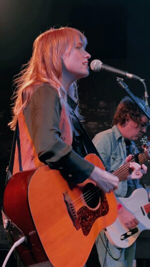 Alexz Johnson Instagram - Missouri, I'm definitely coming back!! Thank you @recordbar for an amazing night, and to the fans for an unexpected packed house! Tomorrow, Oklahoma City!!! See you @resonant_head w/ @runawayskyband 🕊️ Tickets at alexzjohnson.com 🕊️
