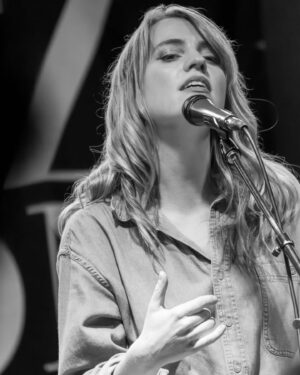 Alexz Johnson Instagram - 5 shows coming up, in a row!
See you tonight @theeastroom Nashville, TN! Sharing the stage with @oliverpigottmusic and @carsonhhill 🕊️ with special guest @valleydrive 🕊️ 

Tickets at alexzjohnson.com 

📸 @samanthaponzillo