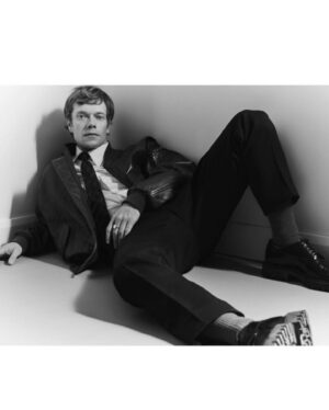 Alfie Allen Instagram - For @behindtheblinds 

Photographed by @zebdaemen ❤️💪❤️💪

Styling by @millermode
Grooming by @nadiaaltinbas
Set @joshstovell
Photo assistant @jacksnell

@badmickey ❤️❤️❤️