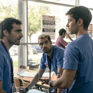 Alfonso Bassave Instagram - RESPIRA 🩺
Ya tenemos fecha de estreno 30/8/2024
La Sanidad Pública no volverá a ser igual 
@netflixes 🩸