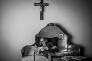 Alfonso Cuarón Instagram - ‪Reader’s Digest ‬ ‪Photo by @carlossomonte ‬

@romacuaron ‪#ROMACuarón ‬