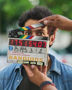 Alfonso Dosal Instagram - Estrenamos BANDIDOS, disfrútenla. 💚

@netflixlat 

Fotos de @julietahorak