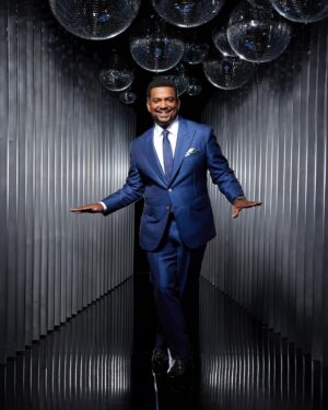 Alfonso Ribeiro Instagram - This dazzling duo is ready to co-host the new season of #DWTS 🤩 Coming this fall, catch @therealalfonsoribeiro and @juleshough on your screens, live on @ABCNetwork and @DisneyPlus! Stream next day on Hulu.