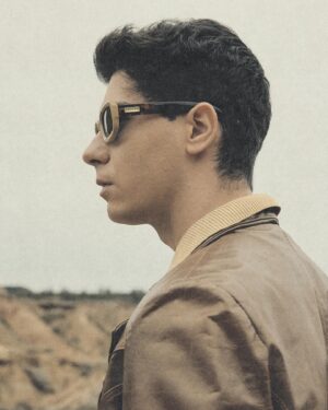 Alfred García Instagram - "Fuego que quemas mis manos…
Pido que seas la hoguera cuando falte el Sol.
Dime cuál es tu secreto
para mantener la llama.
Dime cuál es tu remedio
pa' este corazón."

Ya podéis escuchar un trocito de "Llamas en el cielo" en Instagram y TikTok. ¿Os late como a mí?