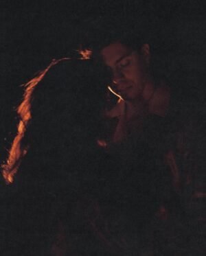 Alfred García Instagram - "Llamas en el cielo", con Alfred García y Fariba Sheikhan. 18 de abril.