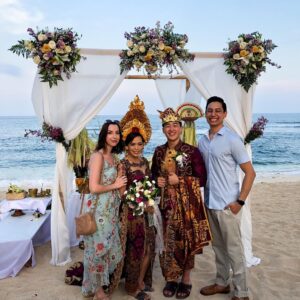 Alfredo Diaz Instagram - Congrats again to @currypower and @yayitzshari on their beautiful wedding! Bali has been beyond memorable. We got to do so many things; beach resort, night safari, yacht trip out to the islands, snorkeling, water park, couples spa, fire dance at a temple, and a beach restaurant, all with loved ones. ❤️