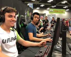 Alfredo Diaz Instagram - That’s a wrap on the final day of my first RTX. Off Topic was nuts, the impromptu signing blew my mind, and got to be an honorary captain of the Houston Outlaws. #bless 📸: GuitarFreak27