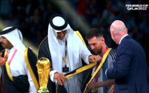 Ali Abu Khumra Instagram - مبروك قطر رفعتم راس العرب بهذا التنظيم وهذه البطولة وادبتم العالم في بطولة راقية بدون كحول ومشاكل ومثليين مبروك لقطر  نشرتم الثقافة العربية باحلى وابهى صورة ومبروك للعرب