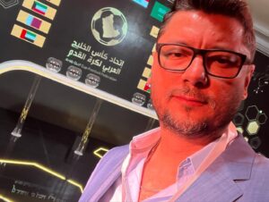 Ali Abu Khumra Instagram - شكراً للبصرة 
شكراً لاهل البصرة 
لقد دمرتم في شهر واحد ماتم التخطيط والتنفيذ له لاكثر من اربعين سنة من دول عظمى واجهزة مخابرات عالمية وميزانيات بالمليارات لتدمير العراق والشعب العراقي لكن اهل البصرة دمروها بشهر واحد ، مسحتهم الطائفية والعرقية والاقلية والاقليمية والدينية ورجع العراق موحد من جنوب العراق الى شماله يفتخر بعلم العراق فقط ويقول اني عراقي ، رجعتم العراق الى محيطة العربي بالحب والطيبة ، اظهرتم الصورة الحقيقية لطيبة وكرم اهل العراق ومسحتو كل ماشوهه الاعلام على مدى ثلاثين سنة 
افتخر اني عراقي 
افتخر باهل البصرة 

#افتخر_اني_عراقي
#افتخر_باهل_البصرة

#العراق🇮🇶 #البصرة #خليجي_25_بصراوي #iraq #basra