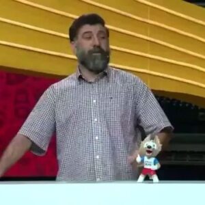 Ali Ansarian Instagram - .
سلام.. زنگ تفریح شد 😂😂😂 مامان بزرگِ مامانم، هشتاد و خرده ای سال عمر کرد
این آخریا هر موقع میدید ناراحتیم بهمون میگفت: "من تا تهشو دیدم. تهش هیچی نیست.غصه نخور."
روحت شاد مادر جان

یا علی ۳۳،۲۴

من خودم یه نفره عاشقتم استاد شماعی زاده ❤️❤️ @aliansarian

اینو هر شب میگفتم:امیدوارم فردا هم بیایم ،نیومدیم دیگه نمیایم😂😂