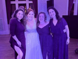 Ali Ewoldt Instagram - Happy Birthday to my incredible sis @officialsierraboggess!! 
Flashback to the time I accidentally dressed as a bridesmaid at her wedding 🤷🏻‍♀️🤦🏻‍♀️🤣💜
Love you!!!
#bridesmaidunderstudy #hbd #princessbride