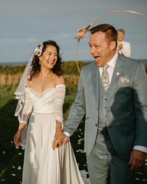 Ali Ewoldt Instagram - It’s my handsome Husband’s Birthday!! 
I love you so very much, @mathostetler and feel so very lucky ❤️

📸: @jenna.rachelle
