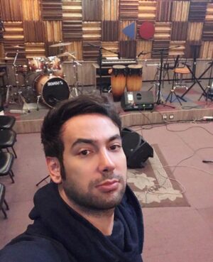 Ali Hosseinzadeh Instagram - ما را هر روز از تبعید ترساندن
بی خبر از آنکه 
خود تبعیدی بودیم. در این خارستان
.
.
.
.

علی حسین زاده
.
.
.
.
#شهر #موسیقی #جنگ #رویا  #آهنگساز #پاپ #آهنگ_روز
#ایران  #موزیسین #ایران_کنسرت
#علی_حسین_زاده #ترانه_سرا #تنظیم #تنظیم_کننده
#حس #شعر #تئاتر #عشق #فیلمبردار #فیلم #هوا #نفس #عکس #آرامش #خدا #خواننده_سنتی #خواننده
#موزیک_ویدیو #موسیقی_ما #تهران