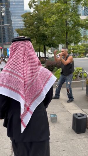 Ali Kalthami Instagram - Fire , any one knows this artist in Toronto? #tiff