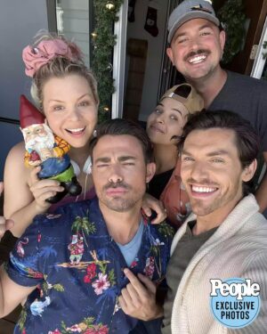 Ali Liebert Instagram - "On Christmas, we wear pink" 💅🏻 Thank you @people and @jonathandbennett! #TheHolidaySitter @hallmarkchannel