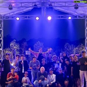Ali Mensan Instagram - Thank you @saranglabalaba.ent @cultured.eo @soulhubofficial sudah memfasilitasi musisi-musisi indie weekend kemarin. Semoga silahturahmi yang terjalin membuka peluang-peluang tak terbatas di masa depan.

Shout out buat om Ceko @cekospy dan @ejikhadiniofficial yang udah pontang-panting ngadain acara ini. Terima kasih banyak banyak 🙏🏻🙏🏻🙏🏻

Dipertemukan via whatsapp group @indomusikgram
