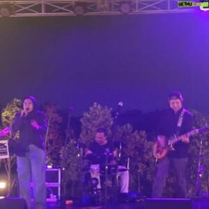 Ali Mensan Instagram - Thank you @saranglabalaba.ent @cultured.eo @soulhubofficial sudah memfasilitasi musisi-musisi indie weekend kemarin. Semoga silahturahmi yang terjalin membuka peluang-peluang tak terbatas di masa depan.

Shout out buat om Ceko @cekospy dan @ejikhadiniofficial yang udah pontang-panting ngadain acara ini. Terima kasih banyak banyak 🙏🏻🙏🏻🙏🏻

Dipertemukan via whatsapp group @indomusikgram