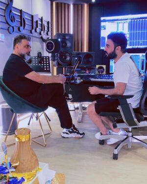 Ali Saber Instagram - جمهوری ومتابعینی الغالیین .. عودتکم  بمثل هالوقت کل سنه  تسمعون اغنیه بصوتی .. للاسف لظروف اقوی منی ما راح التزم بالموعد .. لکن اوعدکم باکثر من اغنیه مره وحده بعد فتره قریبه ان شاءلله .. وهذه اول التحضيرات مع الموزع الرائع عثمان عبود @othmanabod  @hussamkamil  @mohibalrawi  @noorhashem9  @marwan.mohammed.official  @yousifalsumaidaie  @ali.hamem @mohamedalsalim