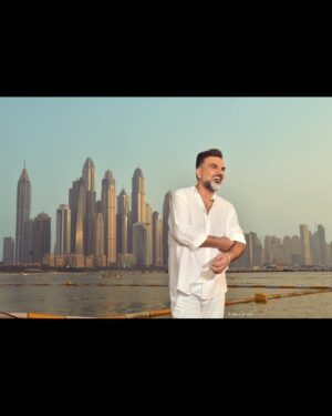 Ali Saber Instagram - متحمسيييين ؟ ساعات قليله وينزل الألبوم على اليوتيوب ... عالنجوميه حصرياً