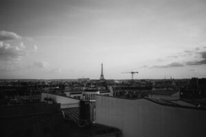 Ali Suna Instagram - Sunday 
#paris on #film
#filmphotography #cinestill