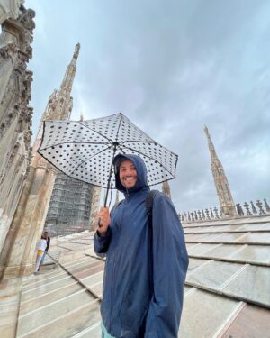 Ali Yağcı Instagram - 5 dakika ara ile Milano’da hava değişimi ☀️☔️